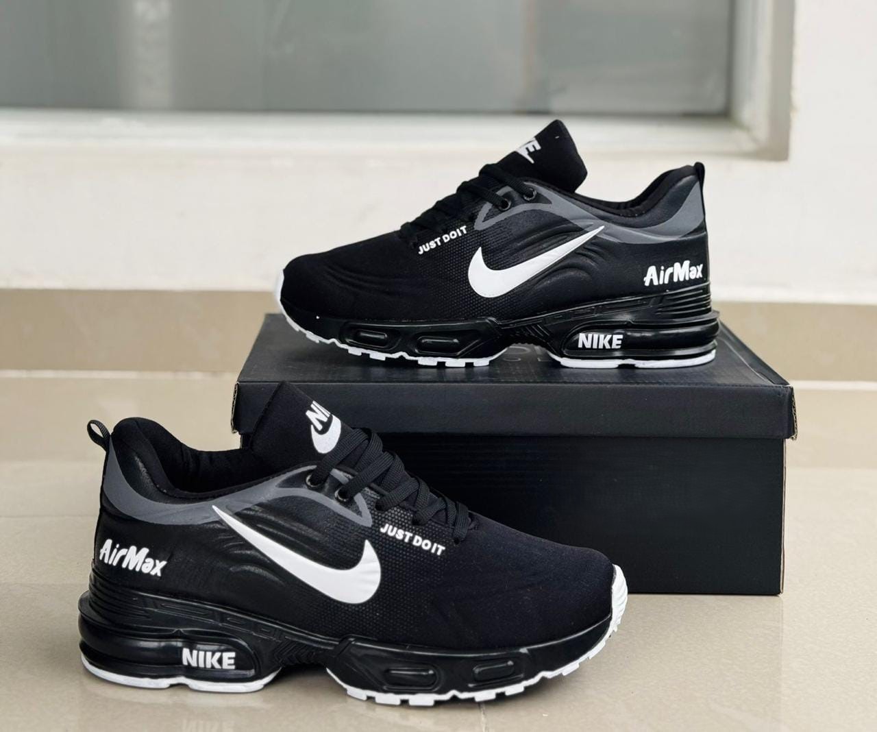 Tenis Nike Air Max Válvula Caballero - Imagen 2
