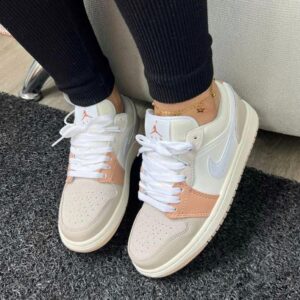 Nike Air Jordan Low 1 Beige Dama